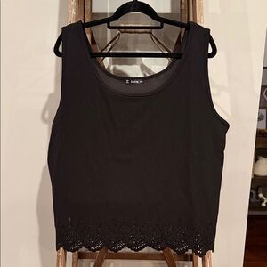 SHEIN Black Tank Top with Scalloped Hem